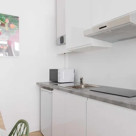 Welcoming - 3p - Strasbourg-saint-denis * Paris